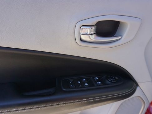 Used 2017 Jeep Compass Latitude w/ Popular Equipment Group image 3