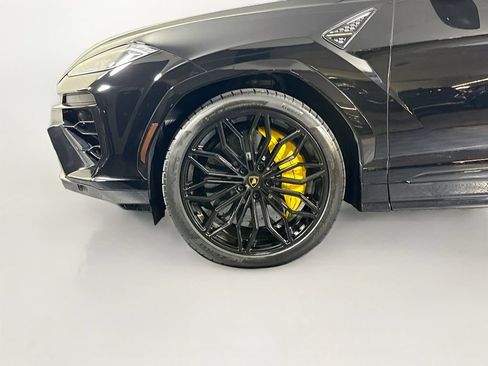 Used 2025 Lamborghini Urus SE AWD/4WD image 27