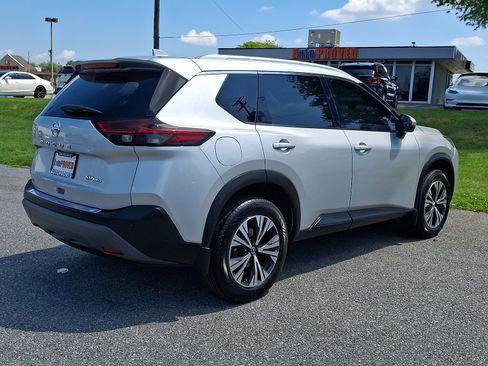Used 2021 Nissan Rogue SV w/ Premium Package AWD/4WD image 6