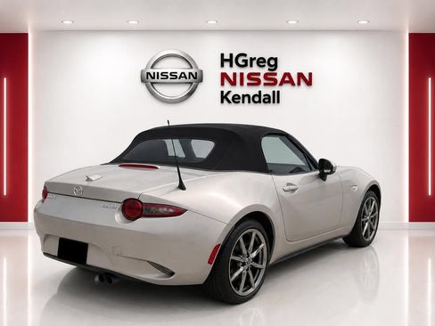 Used 2023 MAZDA MX-5 Miata Grand Touring w/ Weather Package RWD image 4