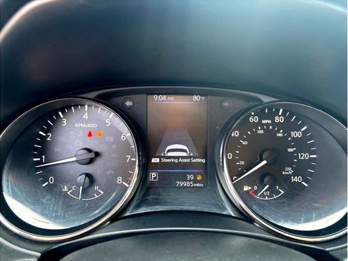 Used 2018 Nissan Rogue SL w/ Premium Package image 18