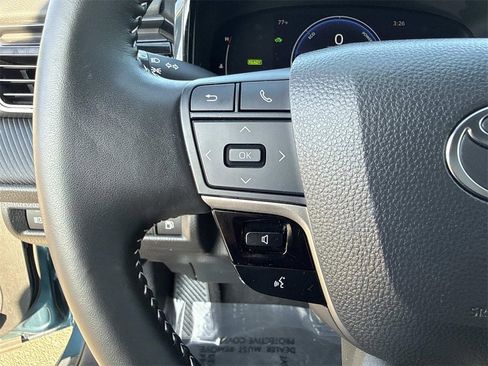 Used 2025 Toyota Camry SE image 15