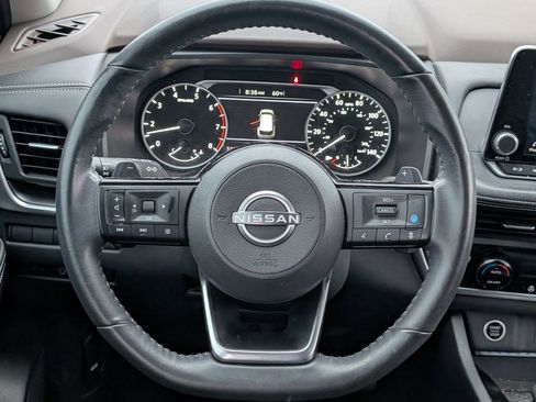 Used 2023 Nissan Rogue SV w/ SV Premium B Package image 11