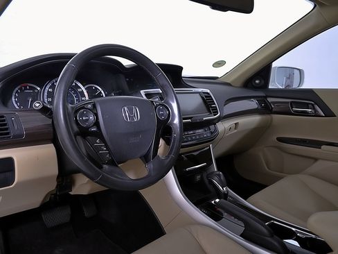 Used 2017 Honda Accord EX-L image 13