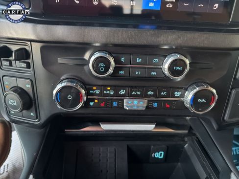 Used 2024 Ford F250 Platinum image 17