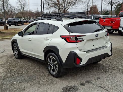 Used 2024 Subaru Crosstrek 2.0i Premium image 4