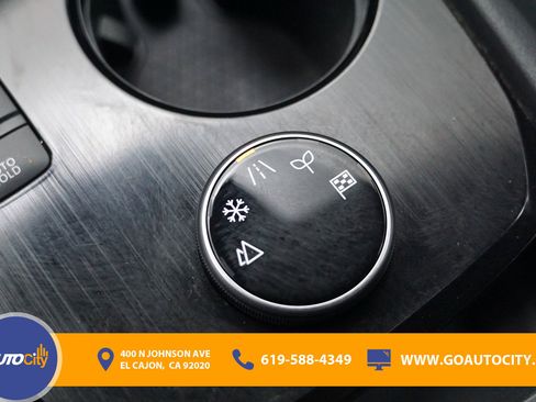 Used 2024 Nissan Rogue SV image 27