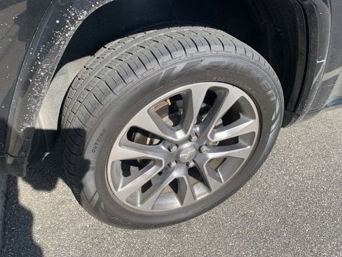 Used 2018 Jeep Grand Cherokee Overland image 6