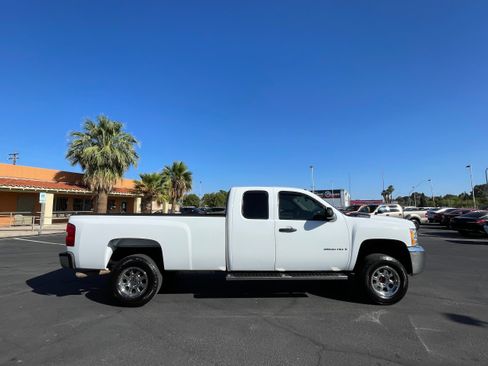 Used 2007 Chevrolet Silverado 2500 W/T w/ LS Package image 6