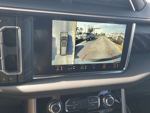 Used 2024 GMC Yukon Denali w/ Advanced Technology Package image 33