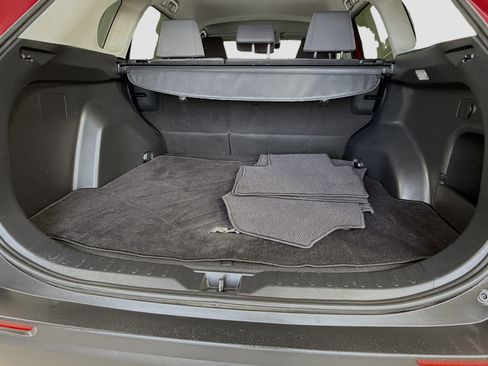 Used 2020 Toyota RAV4 XLE w/ Carpet Mat Package AWD/4WD image 25