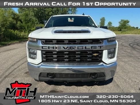 Used 2022 Chevrolet Silverado 2500 LT AWD/4WD image 3