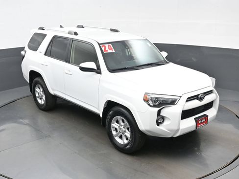 Used 2024 Toyota 4Runner SR5 RWD image 35