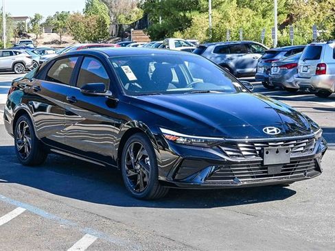 New 2026 Hyundai Elantra SEL Sport image 3