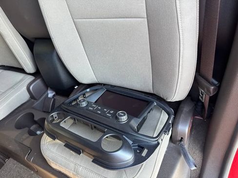 Used 2015 GMC Canyon SLE w/ SLE Convenience Package RWD image 14