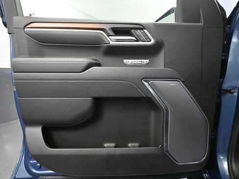 Used 2025 GMC Sierra 1500 Denali w/ Technology Package AWD/4WD image 22