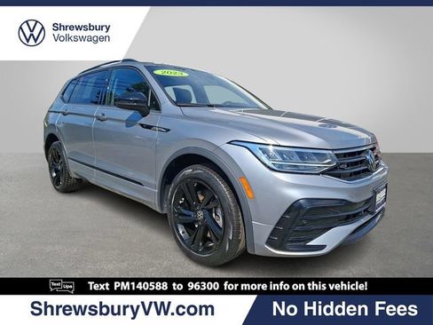 Used 2023 Volkswagen Tiguan SE R-Line FWD image 1