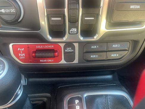 Used 2025 Jeep Wrangler Unlimited Sport S 4xe AWD/4WD image 24