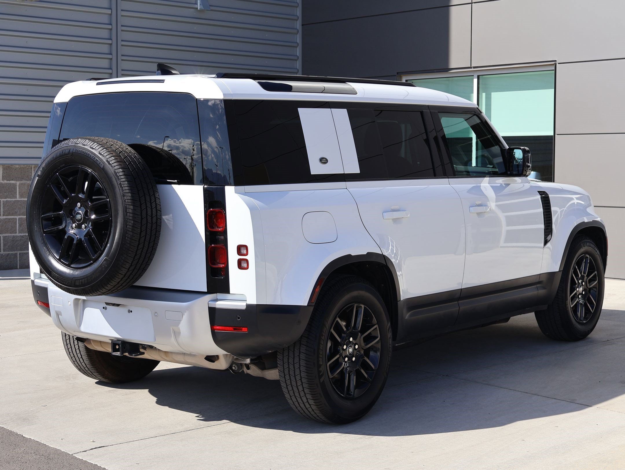 Used 2024 Land Rover Defender 110 S AWD/4WD image 7