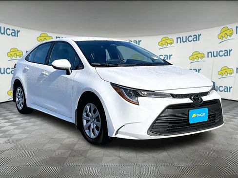 Used 2025 Toyota Corolla LE image 1