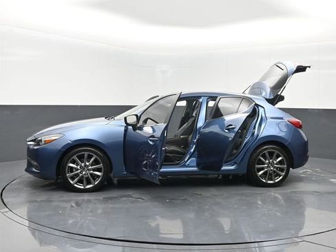 Used 2018 MAZDA MAZDA3 Touring image 28