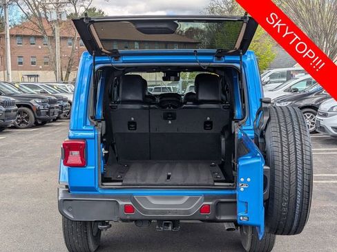 Certified 2024 Jeep Wrangler Unlimited Sahara w/ Technology Group AWD/4WD image 29