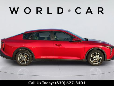Certified 2025 Kia K4 FWD image 17