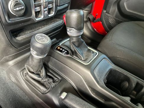 Used 2022 Jeep Wrangler Unlimited Sport S image 18