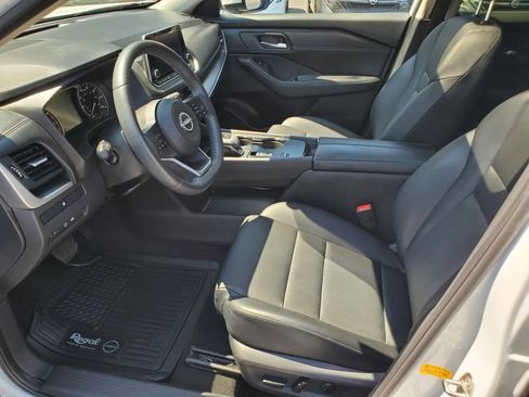 Certified 2024 Nissan Rogue SV w/ SV Premium Package image 18