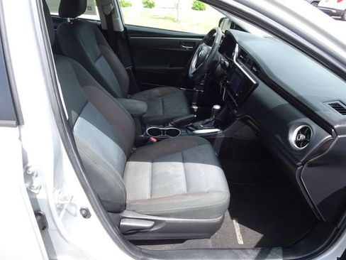 Used 2019 Toyota Corolla LE FWD image 16