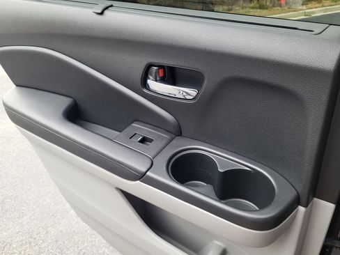 Used 2017 Honda Pilot Touring image 18