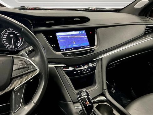 Certified 2024 Cadillac XT5 Sportv w/ LPO, Floor Liner Package AWD/4WD image 9