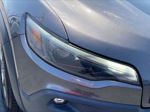 Used 2019 Jeep Cherokee Trailhawk AWD/4WD image 30