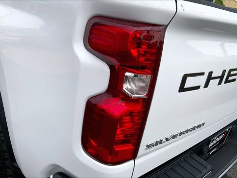 Used 2023 Chevrolet Silverado 2500 LT w/ Convenience Package image 29