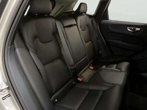 Used 2025 Volvo XC60 B5 Core AWD/4WD image 74
