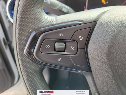 Used 2025 Chevrolet Trax LT FWD image 22