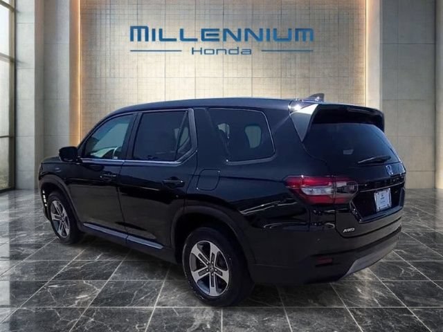 Certified 2025 Honda Pilot EX-L image 35