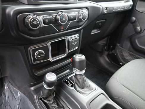 Used 2021 Jeep Wrangler Unlimited Sport AWD/4WD image 11
