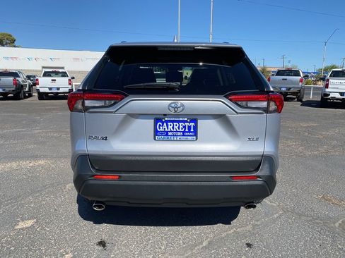 Used 2025 Toyota RAV4 XLE w/ Weather Package FWD image 18