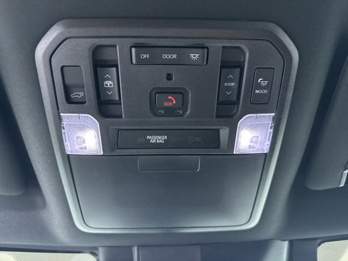 Used 2024 Toyota Sequoia Platinum image 29