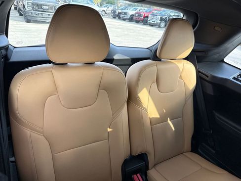 Used 2018 Volvo XC90 T6 Momentum w/ Convenience Package image 23