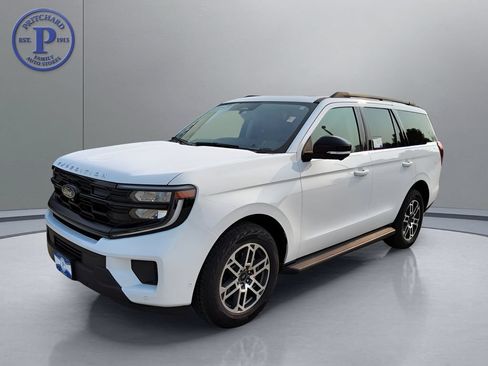 Used 2025 Ford Expedition Active AWD/4WD image 3