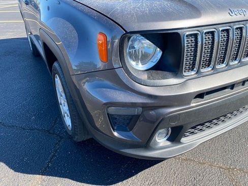 Used 2019 Jeep Renegade Latitude w/ Cold Weather Group image 3