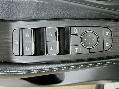 Used 2023 Nissan Rogue SL w/ SL Premium Package image 15