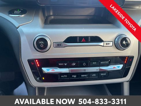 Used 2021 Ford Explorer XLT w/ Equipment Group 202A image 31