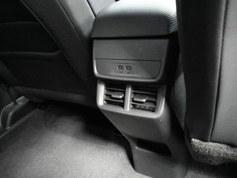 New 2026 Chevrolet Equinox LT w/ Convenience Package II AWD/4WD image 35
