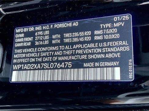 Used 2025 Porsche Macan Electric image 40