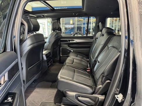 Used 2024 Jeep Wagoneer Series II AWD/4WD image 9