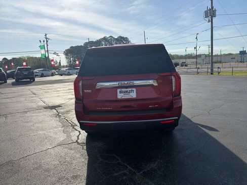 Used 2024 GMC Yukon SLT w/ SLT Luxury Package image 6