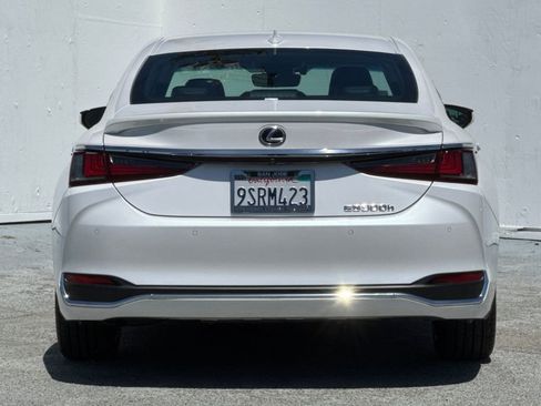 Used 2021 Lexus ES 300h w/ Accessory Package 2 FWD image 4